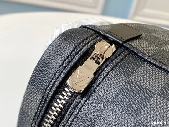 POUCH VUITTON LOUIS TOILETRY 0318